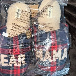Dear foam Mama Bear Slippers NWT